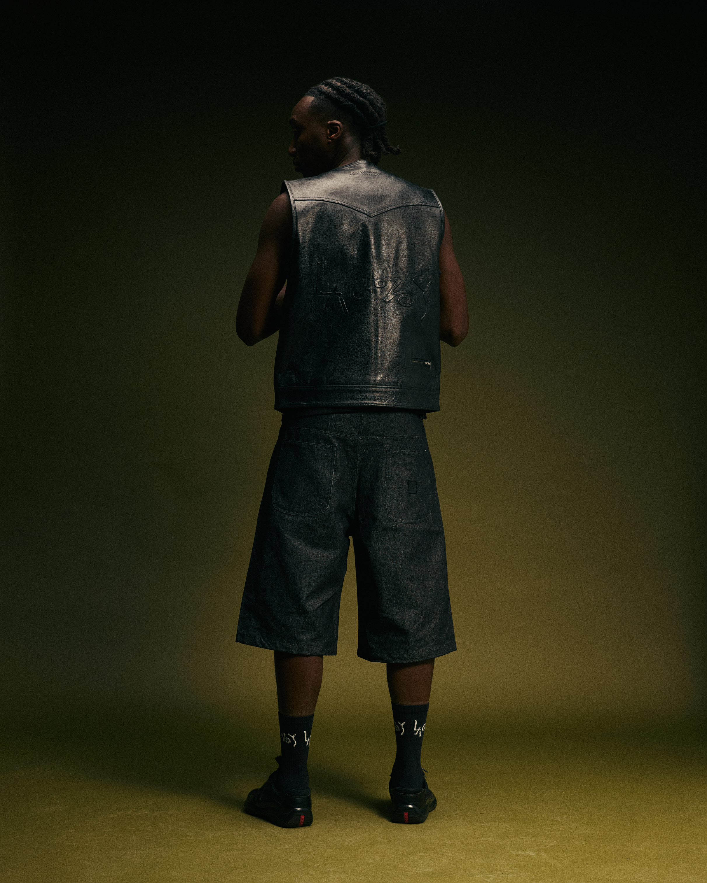 SLEEVELESS LEATHER JACKET - COMMUNITY