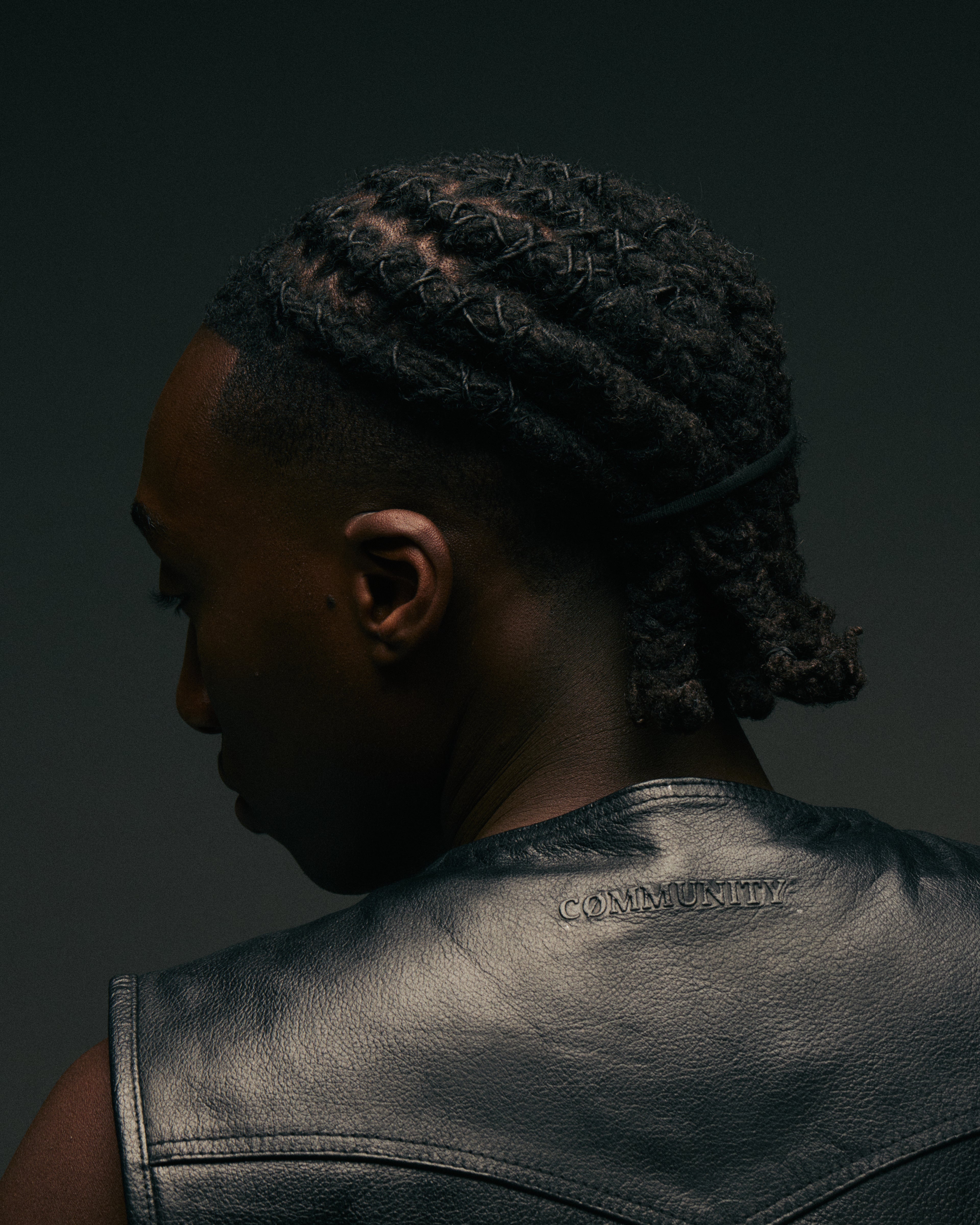 SLEEVELESS LEATHER JACKET - COMMUNITY